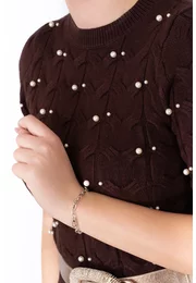 Bluza tricotata maro cu maneca scurta si perle