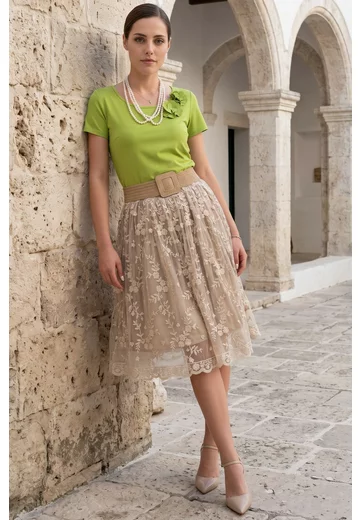 Bluza verde accesorizata cu flori