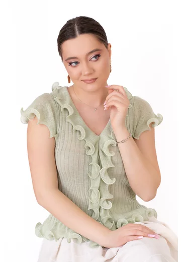 Bluza verde pastel cu volane decorative