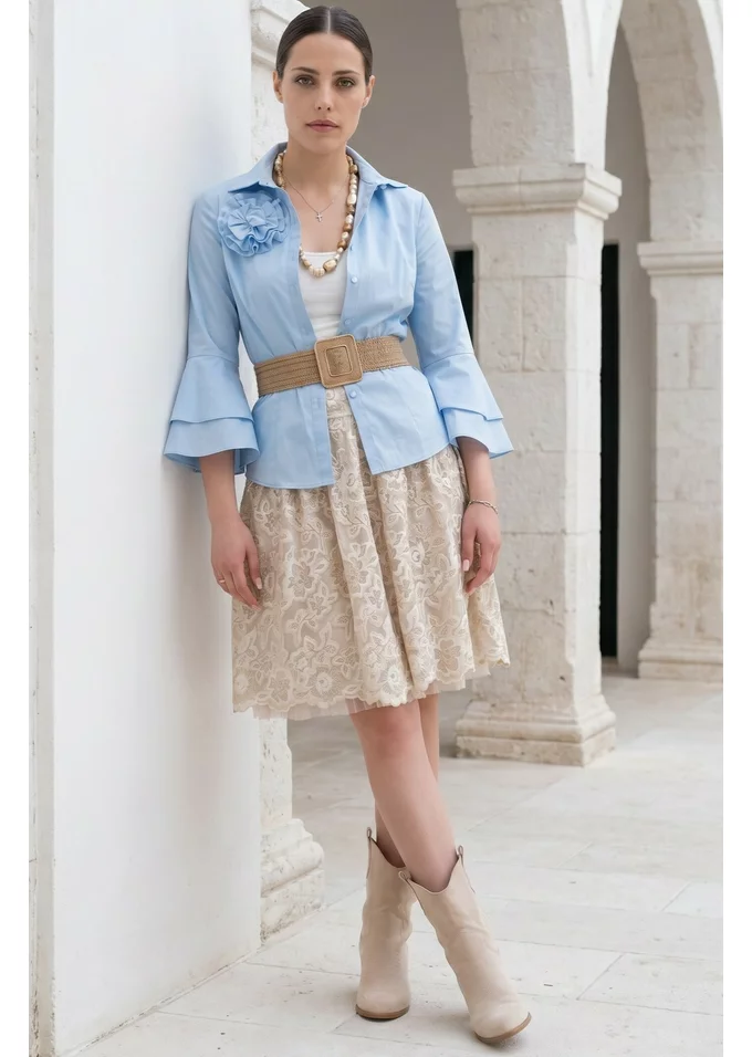 Camasa din poplin baby blue decorata cu floare si maneca evazata