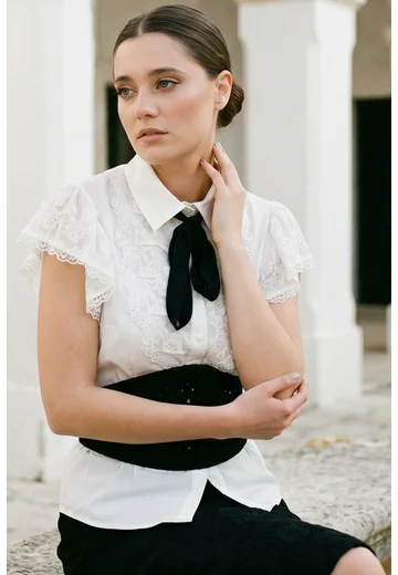 Camasa eleganta din poplin decorata cu jabou si funda
