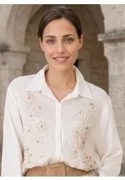 Camasa eleganta ivory decorata cu broderie , strasuri si perle