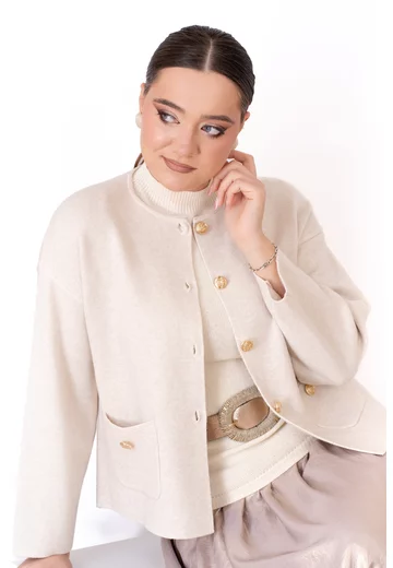 Cardigan elegant crem cu nasturi metalici statment si buzunare fine