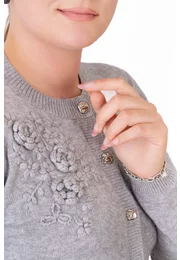 Cardigan elegant gri cu nasturi metalici si broderie din tricot