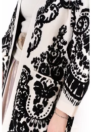 Cardigant tricotat cu model traditional