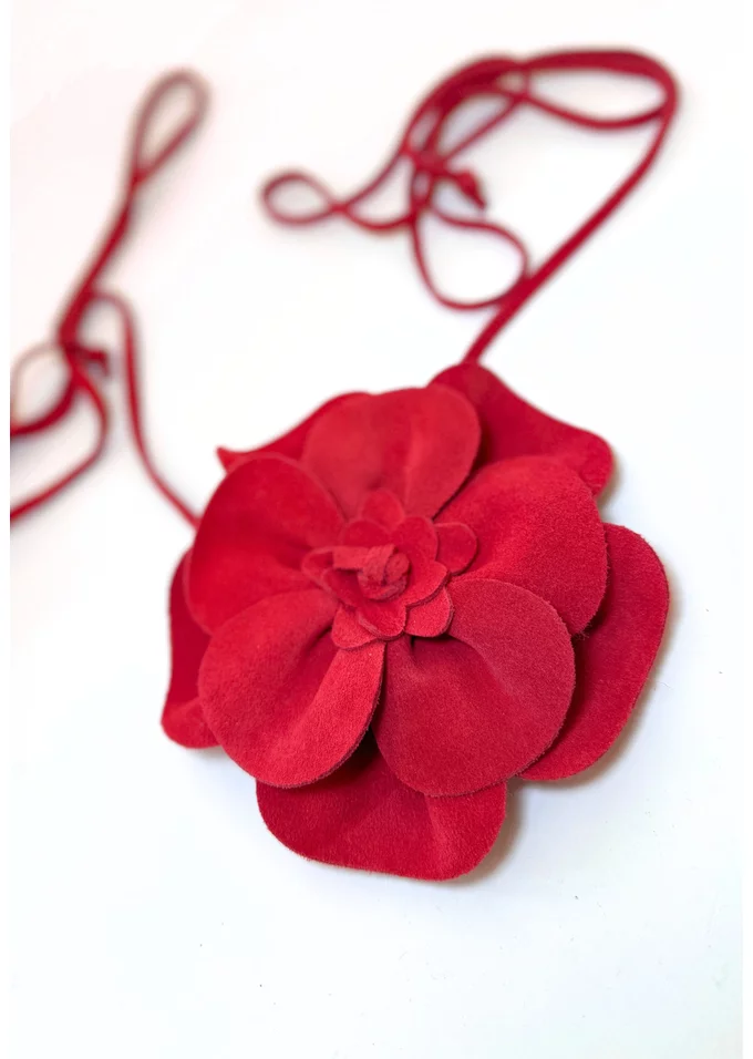 Centura subtire rosie cu floare