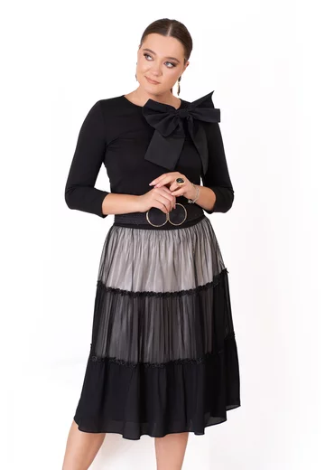 Fusta cream shadows in treceri de texturi crem negru