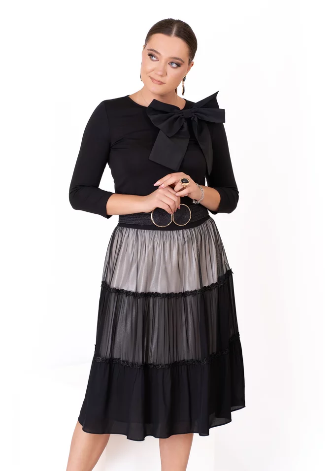 Fusta cream shadows in treceri de texturi crem negru