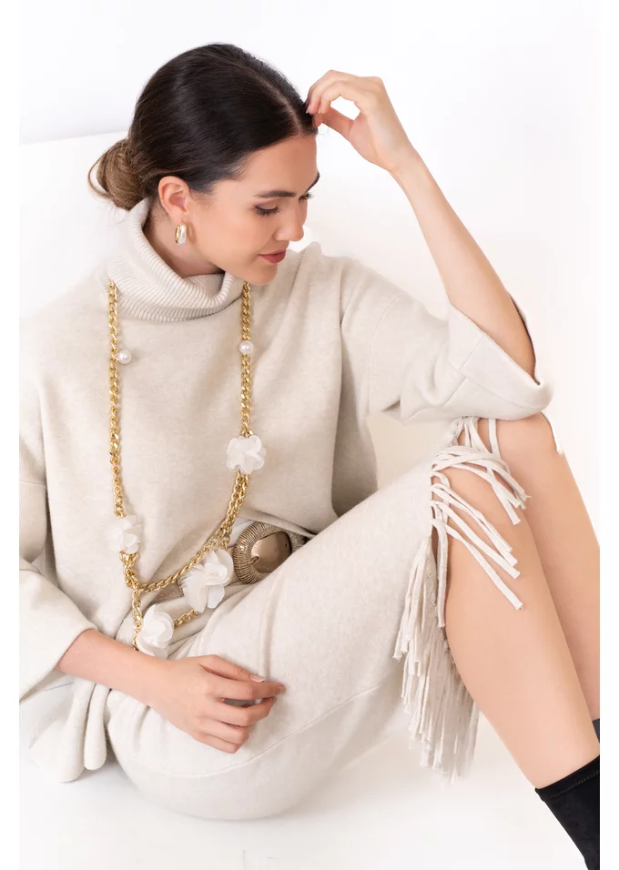 Fusta crem  conica tricotata cu franjuri