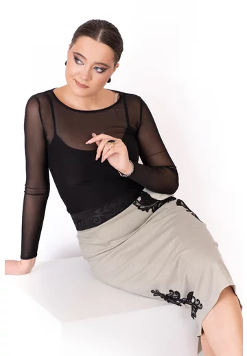 Fusta glacier din stofa pepit decorata cu  broderie neagra