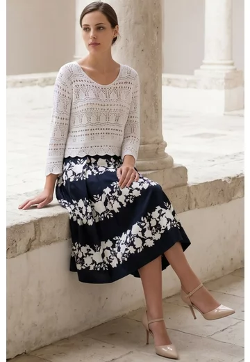 Fusta magnolia din poplin negru cu dungi florale