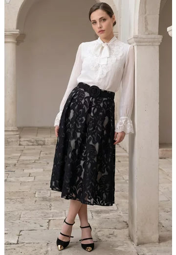 Fusta rafinata french lace in pliuri din dantela neagra