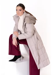 Geaca din fas gri deschis cu cordon si gluga decorata cu blana ton in ton