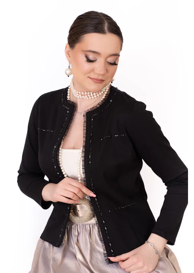 Jerseu elegant negru accesorizat cu pietre si buzunare ton in ton