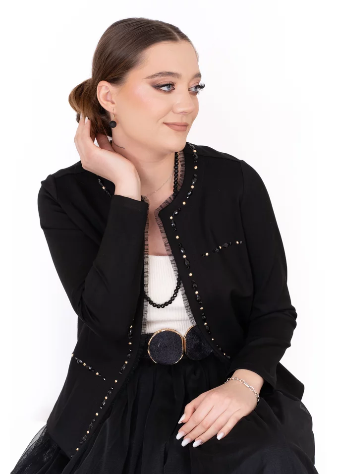 Jerseu elegant negru accesorizat cu pietre si strasuri