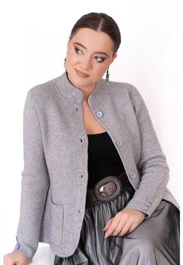 Jerseu tricotat gri cu buzunare si nasturi
