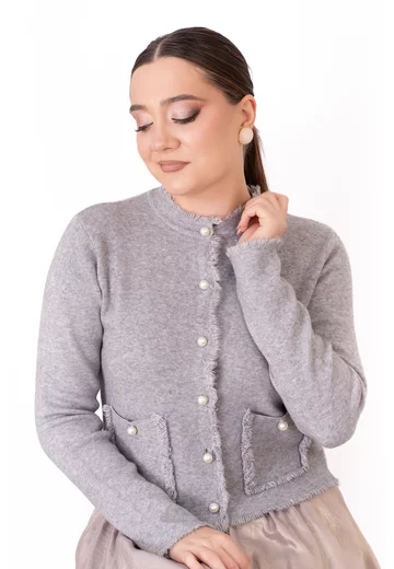 Jerseu tricotat gri decorat cu perle