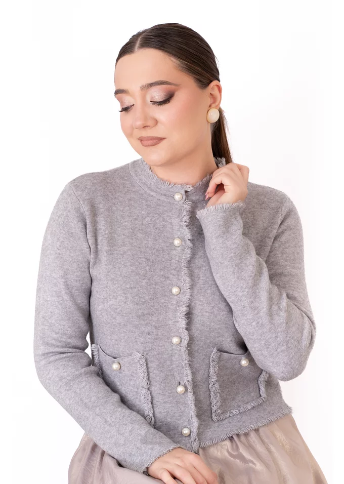 Jerseu tricotat gri decorat cu perle