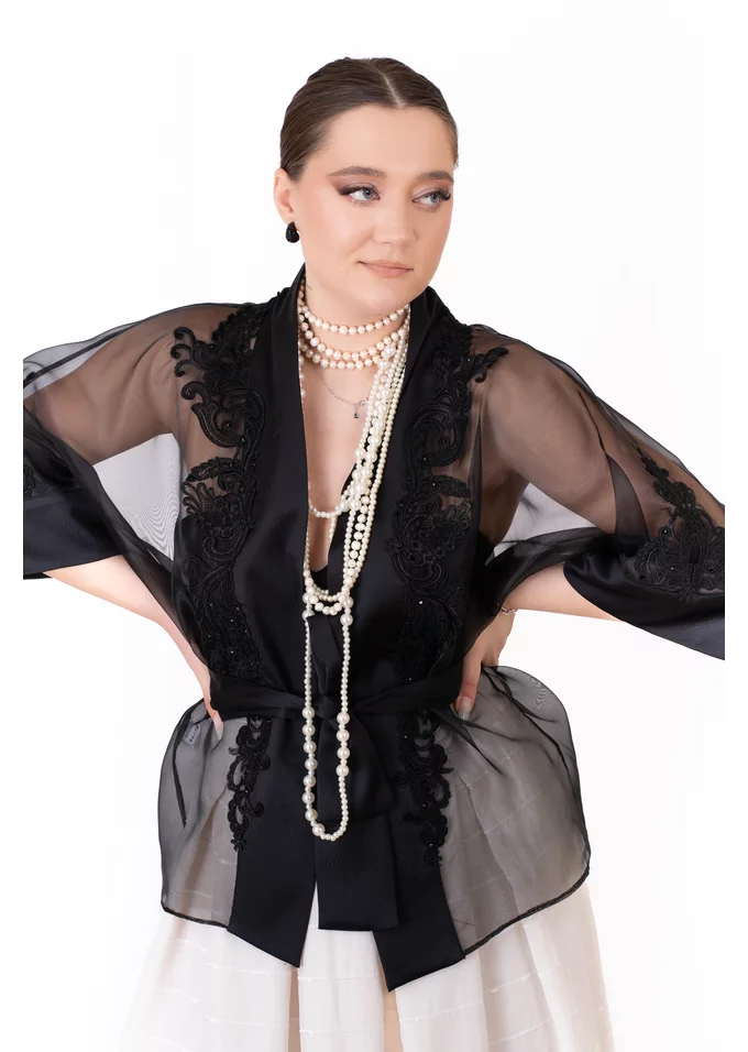 Kimono elegance decorat cu brodderie cu strasuri fine