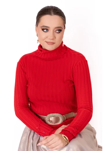 Maleta rosie accesorizata cu nasturi la incheietura