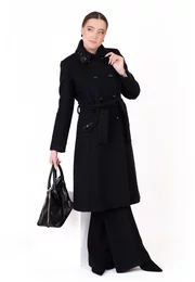 Palton din lana la doua randuri de nasturi cu detaiu tip brosa din pietre