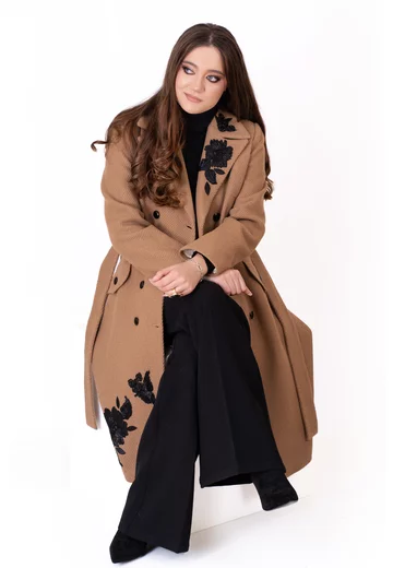 Palton elegant maro camel din stofa de lana cu cordon decorat cu broderie
