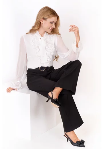 Pantalon elegant usor evazat