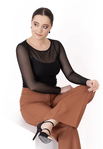 Pantalon palazzo maro carmel accesorizat cu nasturi in contrast