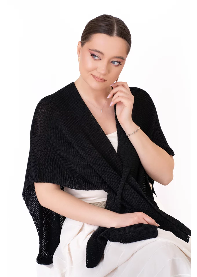 Poncho tricotat negru cu prindere frontala decorativa
