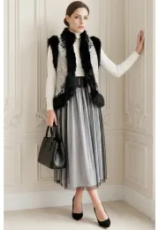 Vesta eleganta din tweed silver cream cu broderie si contur din blana