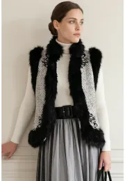 Vesta eleganta din tweed silver cream cu broderie si contur din blana