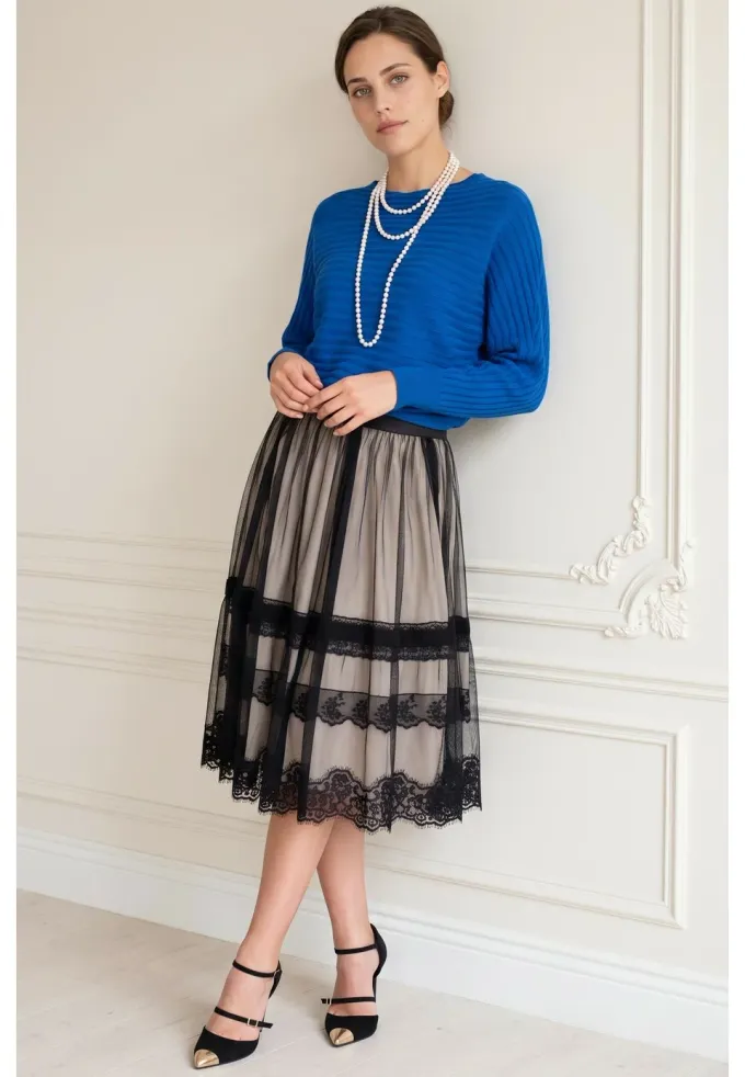 Bluza tricotata albastru inchis  cu manci tip chimono si paiete fine