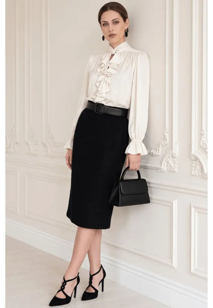 Fusta conica din lana neagra