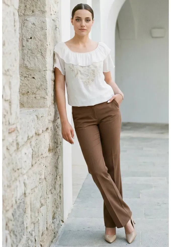 Pantalon drept brown din stofa cu elastan