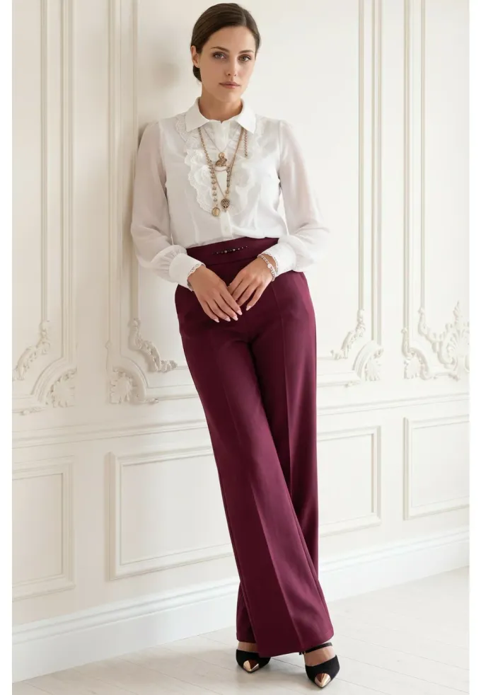 Pantalon rublin flame accesorizat cu strasuri