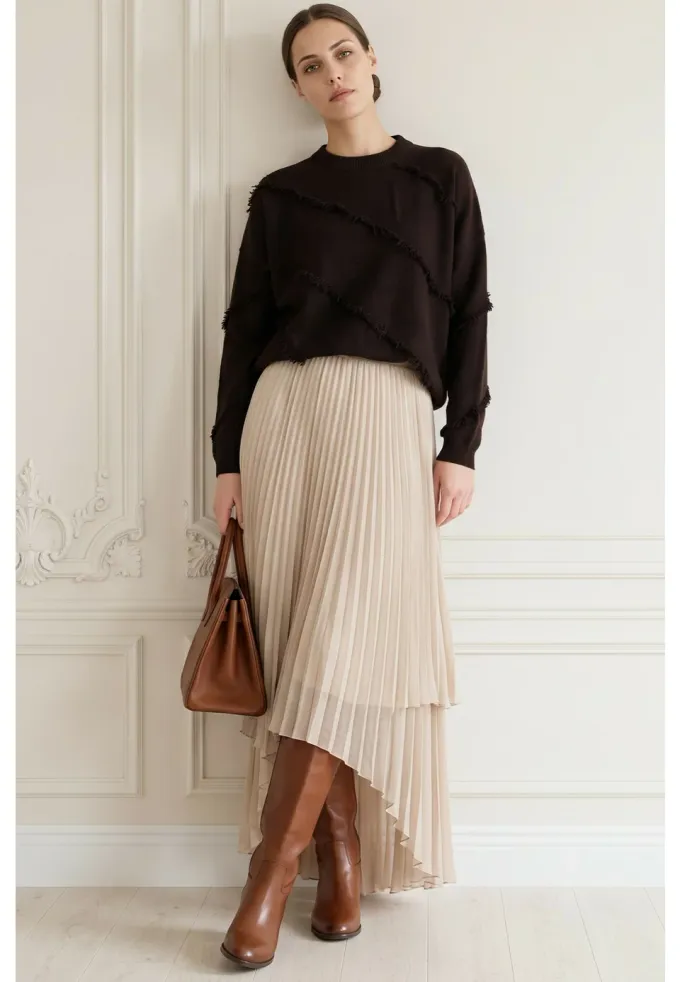 Pulover maro cu detalii franjurate din tricot