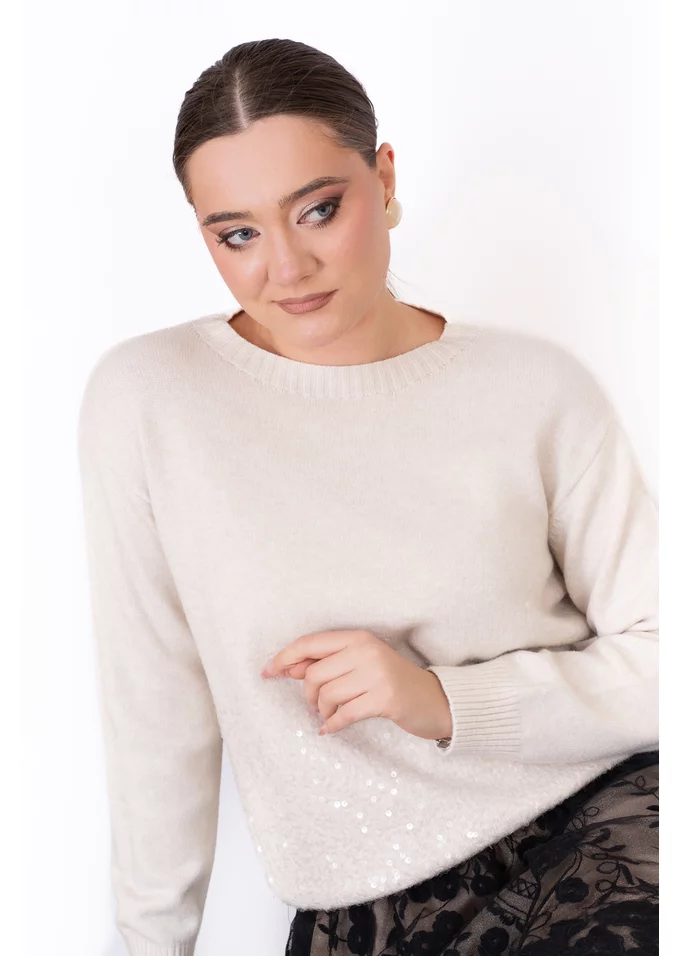 Pulover elegant crem accesorizat cu paiete