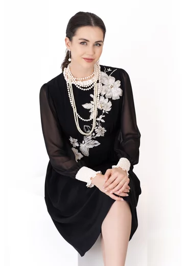 Rochia Abstract Elegance cu volanas fin cream