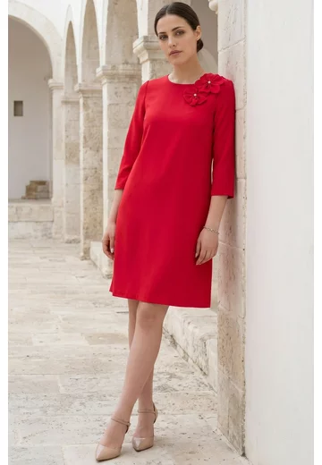 Rochie a line din crep ciclam decorata cu flori