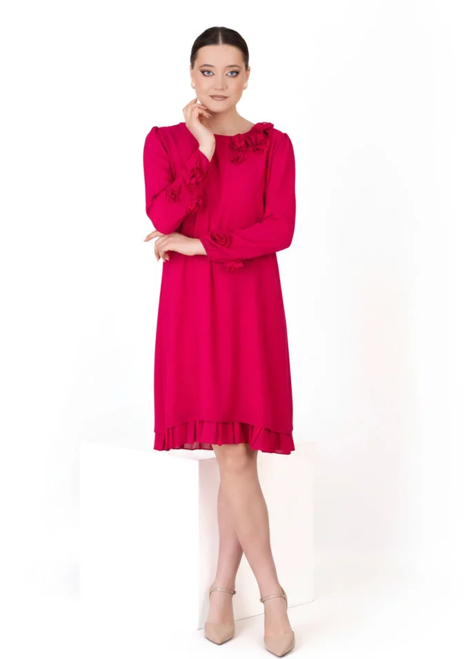 Rochie a line din voal ciclam cu detalii florale