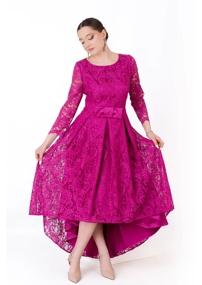Rochie asimetrica din dantela macrame magenta decorata cu funda