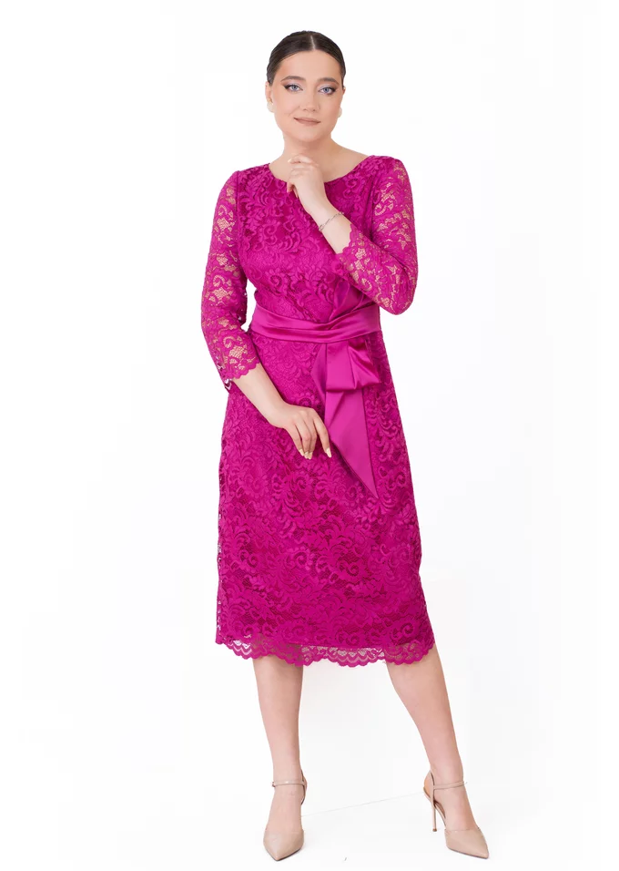 Rochie conica din dantela macrame magenta cu detaliu tip funda