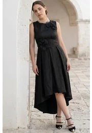 Rochie de gala asimetrica decorata cu flori si perle ton in ton