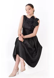 Rochie de gala black  din organza glittery decorata cu floare 3d si strasuri