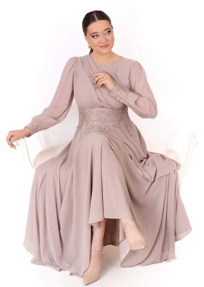 Rochie de gala Olympia Grace in stil grecesc si voal georgette beige sand