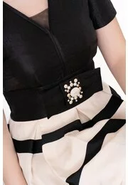 Rochie de gala rafined stripes cu funda si pietre