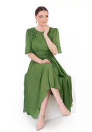 Rochie de gala verde crud decorata cu flori si pietre