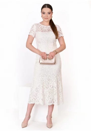 Rochie de vara din dantela tip macrame pe linia corpului cu clini