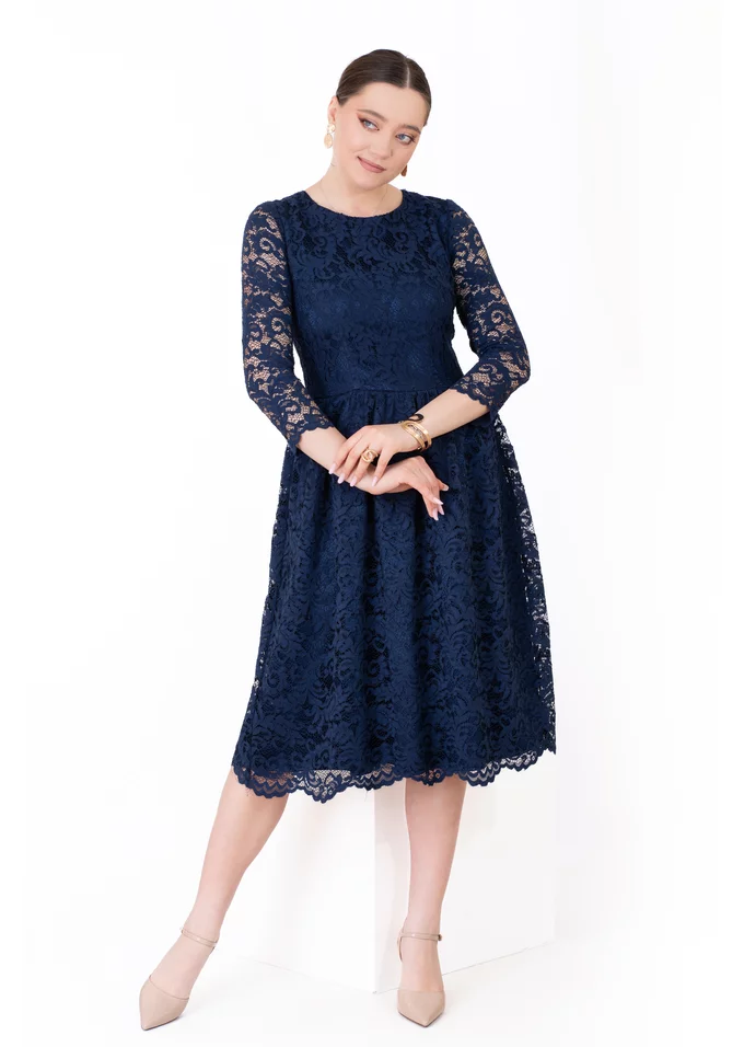 Rochie din dantela macrame navy cu detalii satinate