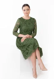 Rochie din dantela macrame verde pin cu detalii satinate